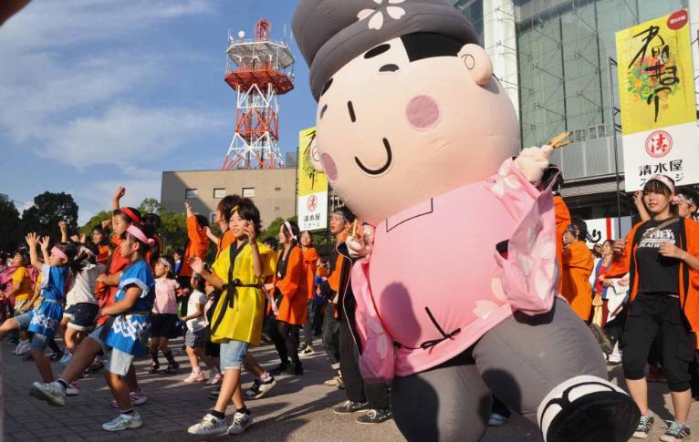 春日井まつり19おすすめの駐車場は パレードの日程やイベント情報 ラーメン横丁へ出店する店はどこ