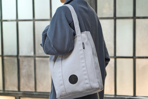 スタバ福袋2026の当選倍率は20倍以上？予約開始は11/4(火)！過去5年の歴代の中身ネタバレも紹介します！